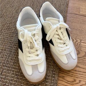 A New Day Size 10 Faux Leather Sneakers
